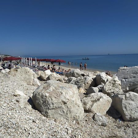 Appartamento La Perla Sul Mare Porto SantʼElpidio Esterno foto