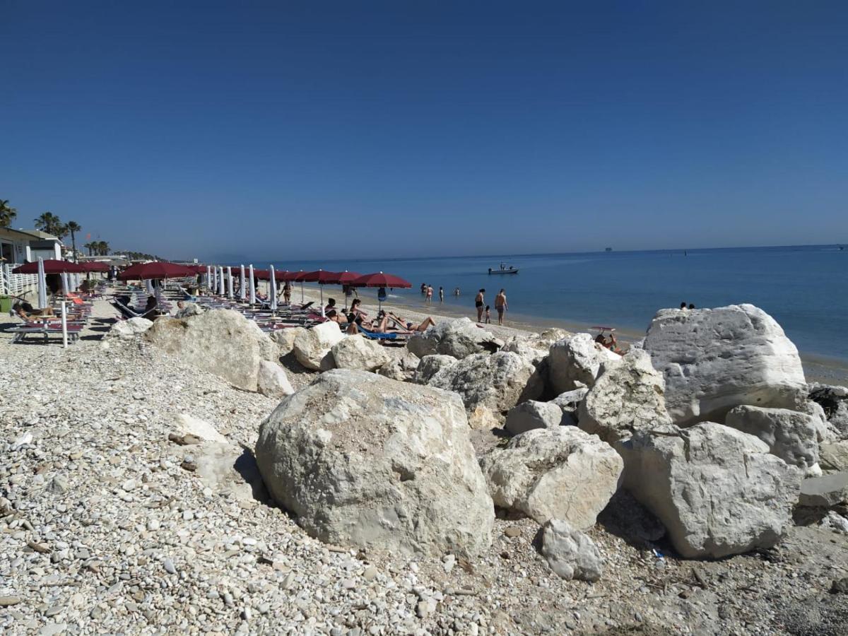 Appartamento La Perla Sul Mare Porto SantʼElpidio Esterno foto